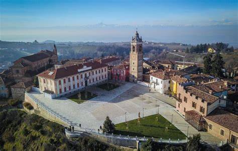 Belvedere piazza Castello La Morra
