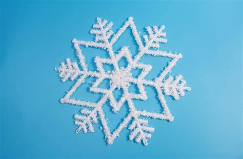 fiocco di neve e famiglia in una casa accogliente