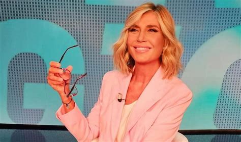 immagine di Angela durante la puntata di Pomeriggio Cinque