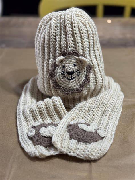 outfit neonato cappellino e sciarpa